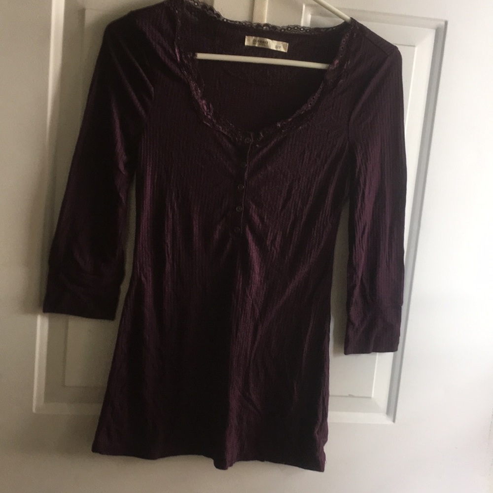 Three quarter sleeve top